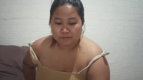 Snapshot of lavalyn214 chatting on February 10, 2026, 2:43 pm lavalyn214 online show from February 10, 2026, 2:43 pm