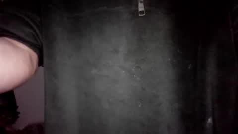 Snapshot of lavand3r chatting on December 18, 2025, 1:00 am lavand3r online show from December 18, 2025, 1:00 am