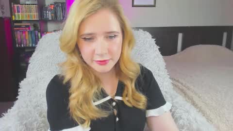 Snapshot of lavender_tender chatting on September 10, 2025, 7:36 pm Lav online show from September 10, 2025, 7:36 pm