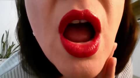 Snapshot of lavender_victoria chatting on February 9, 2026, 1:26 pm Diana online show from February 9, 2026, 1:26 pm