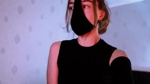 Lavinda online show from October 3, 2025, 5:10 pm