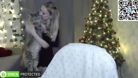 Mia online show from December 14, 2024, 9:18 am