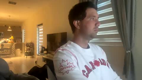 Snapshot of law_cambio chatting on December 3, 2024, 1:32 pm law_cambio online show from December 3, 2024, 1:32 pm