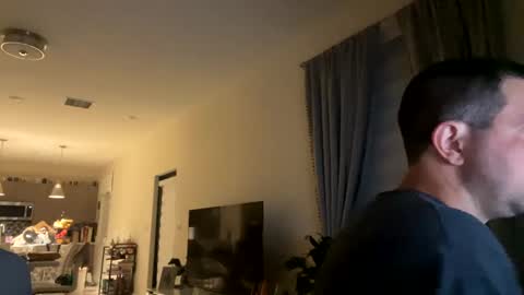 Snapshot of law_cambio chatting on December 11, 2024, 8:26 am law_cambio online show from December 11, 2024, 8:26 am