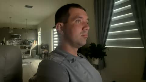 Snapshot of law_cambio chatting on December 12, 2024, 9:37 pm law_cambio online show from December 12, 2024, 9:37 pm