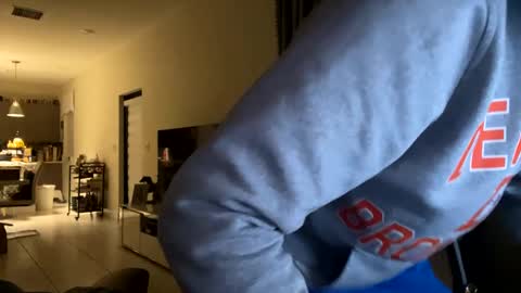 Snapshot of law_cambio chatting on December 13, 2024, 8:41 am law_cambio online show from December 13, 2024, 8:41 am