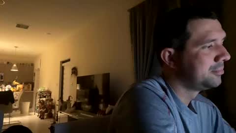 Snapshot of law_cambio chatting on December 18, 2024, 10:40 am law_cambio online show from December 18, 2024, 10:40 am