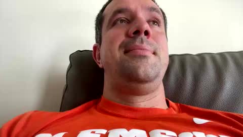 Snapshot of law_cambio chatting on December 18, 2025, 2:56 pm law_cambio online show from December 18, 2025, 2:56 pm