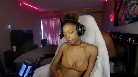 Snapshot of lawzroom chatting on December 8, 2024, 7:11 pm law online show from December 8, 2024, 7:11 pm