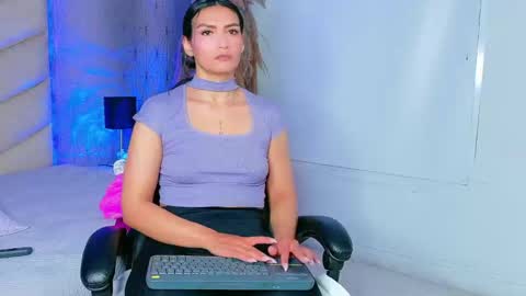 laya online show from December 14, 2025, 3:12 am