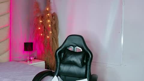 Snapshot of layadoll chatting on December 20, 2025, 3:57 am laya online show from December 20, 2025, 3:57 am