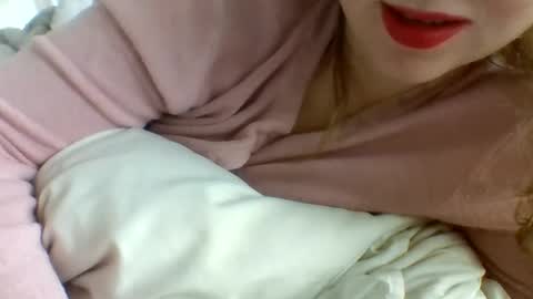 Snapshot of layannalea chatting on January 10, 2025, 11:29 pm layannalea online show from January 10, 2025, 11:29 pm