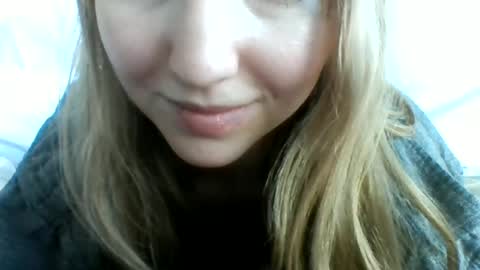 Snapshot of layannalea chatting on February 11, 2025, 12:06 am layannalea online show from February 11, 2025, 12:06 am