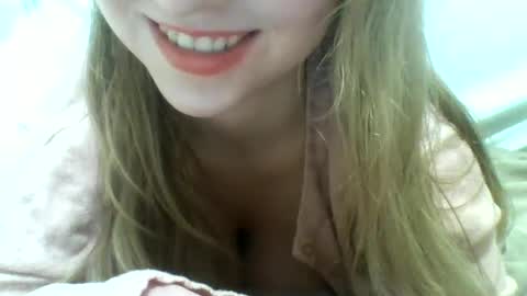 Snapshot of layannalea chatting on February 14, 2025, 4:37 am layannalea online show from February 14, 2025, 4:37 am
