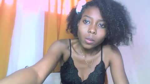 layannek online show from October 5, 2025, 10:13 am