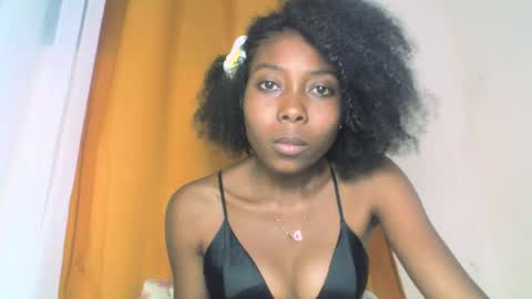 layannek online show from October 11, 2025, 8:40 pm