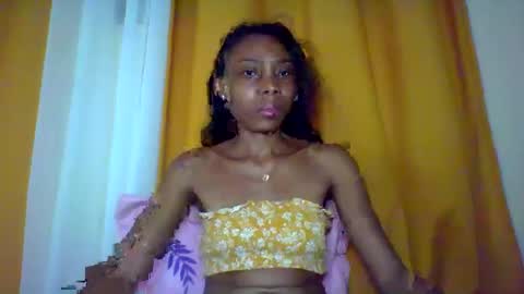 Snapshot of layannek chatting on December 19, 2025, 8:16 pm layannek online show from December 19, 2025, 8:16 pm