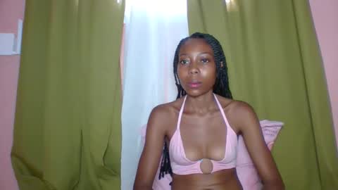 Snapshot of layannek chatting on March 8, 2026, 5:55 am layannek online show from March 8, 2026, 5:55 am