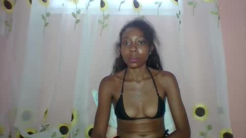 Snapshot of layannek chatting on March 22, 2026, 3:54 am layannek online show from March 22, 2026, 3:54 am