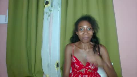 Snapshot of layannek chatting on March 22, 2026, 4:32 pm layannek online show from March 22, 2026, 4:32 pm