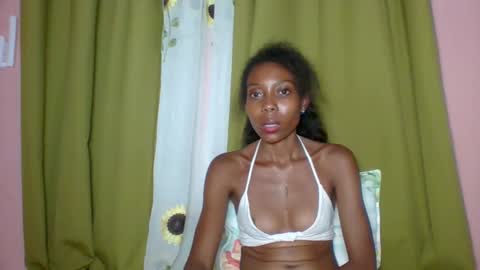 Snapshot of layannek chatting on March 23, 2026, 5:17 pm layannek online show from March 23, 2026, 5:17 pm