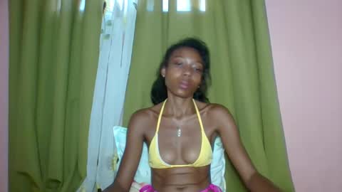 Snapshot of layannek chatting on March 27, 2026, 4:40 am layannek online show from March 27, 2026, 4:40 am