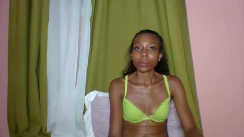 Snapshot of layannek chatting on April 8, 2026, 6:19 pm layannek online show from April 8, 2026, 6:19 pm