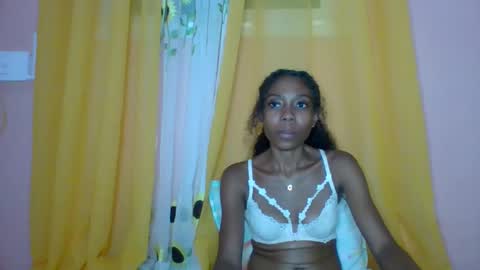 Snapshot of layannek chatting on April 21, 2026, 5:50 pm layannek online show from April 21, 2026, 5:50 pm