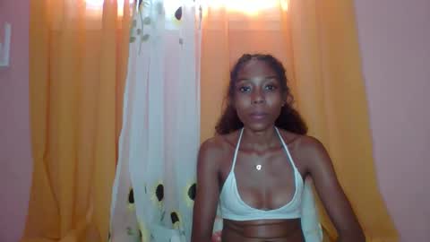 Snapshot of layannek chatting on April 23, 2026, 12:29 pm layannek online show from April 23, 2026, 12:29 pm
