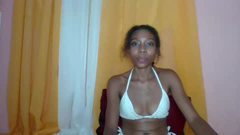 Snapshot of layannek chatting on May 14, 2026, 5:42 pm layannek online show from May 14, 2026, 5:42 pm