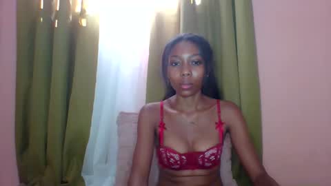 Snapshot of layannek chatting on June 5, 2026, 8:09 am layannek online show from June 5, 2026, 8:09 am
