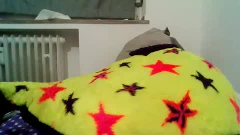 laydyys online show from March 10, 2025, 7:50 pm