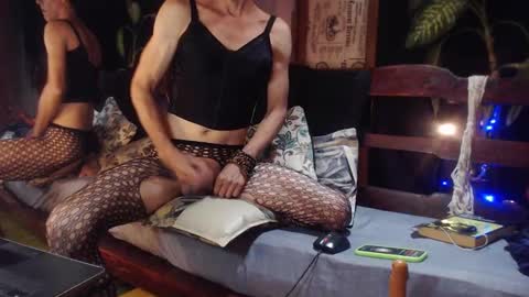 Laye19 online show from October 29, 2025, 2:58 am