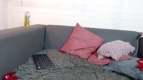 Layla online show from February 8, 2025, 4:36 am