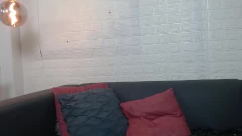 Layla online show from February 17, 2025, 2:31 am