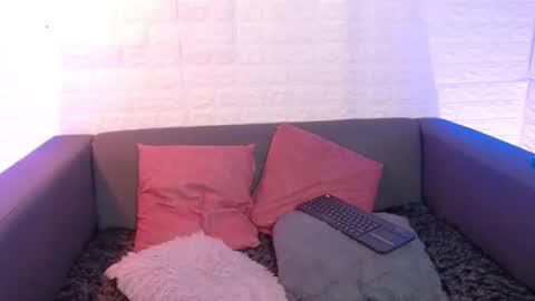 Layla online show from February 17, 2025, 11:20 pm