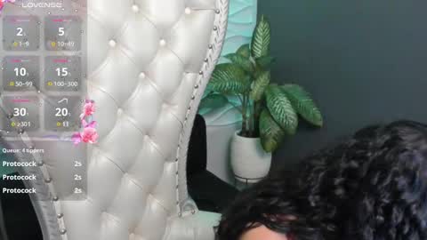 Layla online show from September 9, 2025, 1:16 am