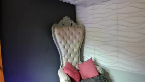 Snapshot of layla_707 chatting on April 10, 2026, 6:56 pm Layla online show from April 10, 2026, 6:56 pm