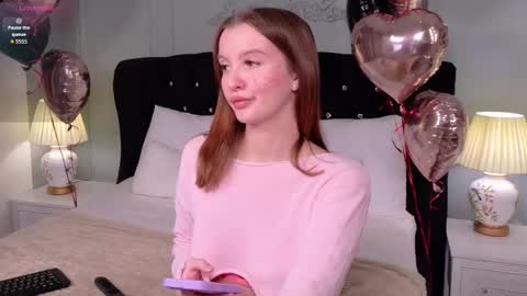 Snapshot of layla_bloom chatting on February 4, 2026, 5:41 pm Your sweet girl-next-door online show from February 4, 2026, 5:41 pm