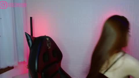 Snapshot of layla_castilloo chatting on December 28, 2024, 5:25 pm Layla online show from December 28, 2024, 5:25 pm