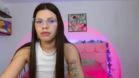 Snapshot of layla_roma chatting on February 1, 2026, 1:15 am Lia and Rachel online show from February 1, 2026, 1:15 am