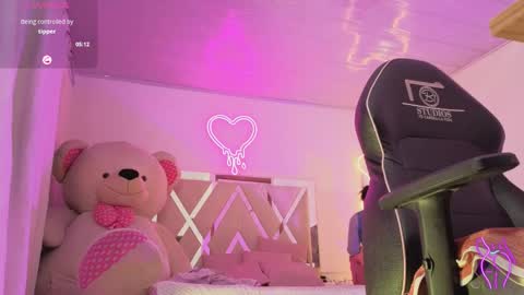 laylafoxy_tay online show from December 16, 2025, 3:11 am