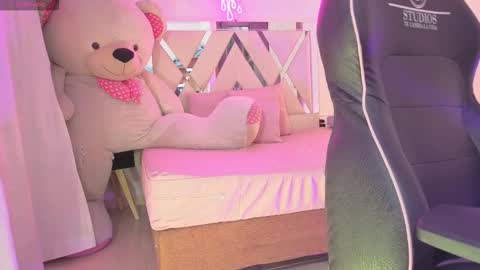 Snapshot of laylafoxy_tay chatting on December 23, 2025, 3:26 am laylafoxy_tay online show from December 23, 2025, 3:26 am