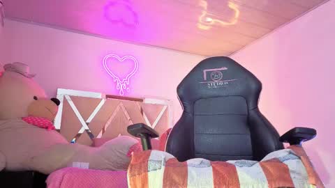 Snapshot of laylafoxy_tay chatting on January 16, 2026, 3:10 am laylafoxy_tay online show from January 16, 2026, 3:10 am