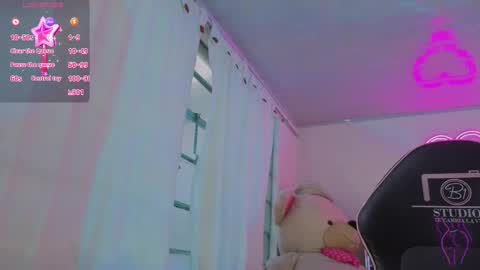 Snapshot of laylafoxy_tay chatting on February 5, 2026, 11:48 am laylafoxy_tay online show from February 5, 2026, 11:48 am