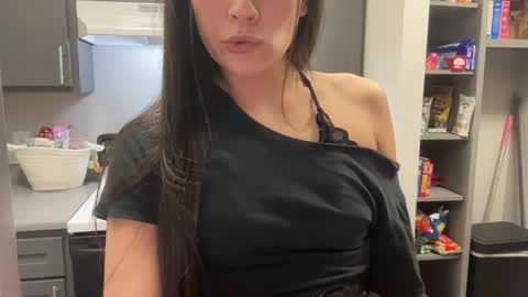 Snapshot of laylakitten4 chatting on January 11, 2026, 5:45 am Layla online show from January 11, 2026, 5:45 am