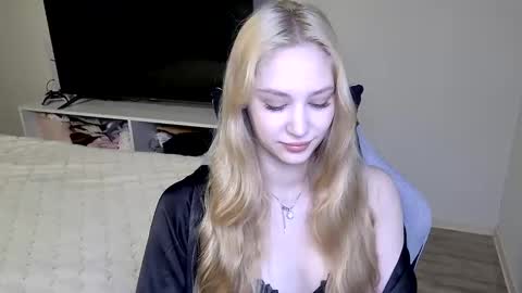 LaylaPretty001 online show from May 25, 2026, 4:18 am