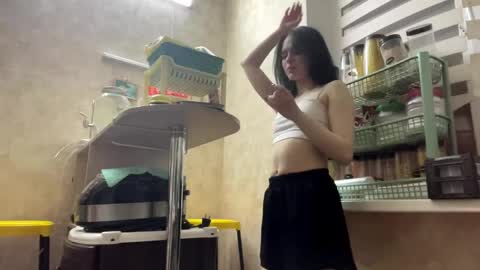 Snapshot of laylawintz chatting on March 27, 2026, 5:56 pm Luna online show from March 27, 2026, 5:56 pm