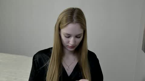 Snapshot of laylla001 chatting on December 2, 2024, 5:59 am Laylla001 online show from December 2, 2024, 5:59 am