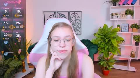 Snapshot of layriantavee chatting on February 1, 2025, 7:05 am layriantavee online show from February 1, 2025, 7:05 am